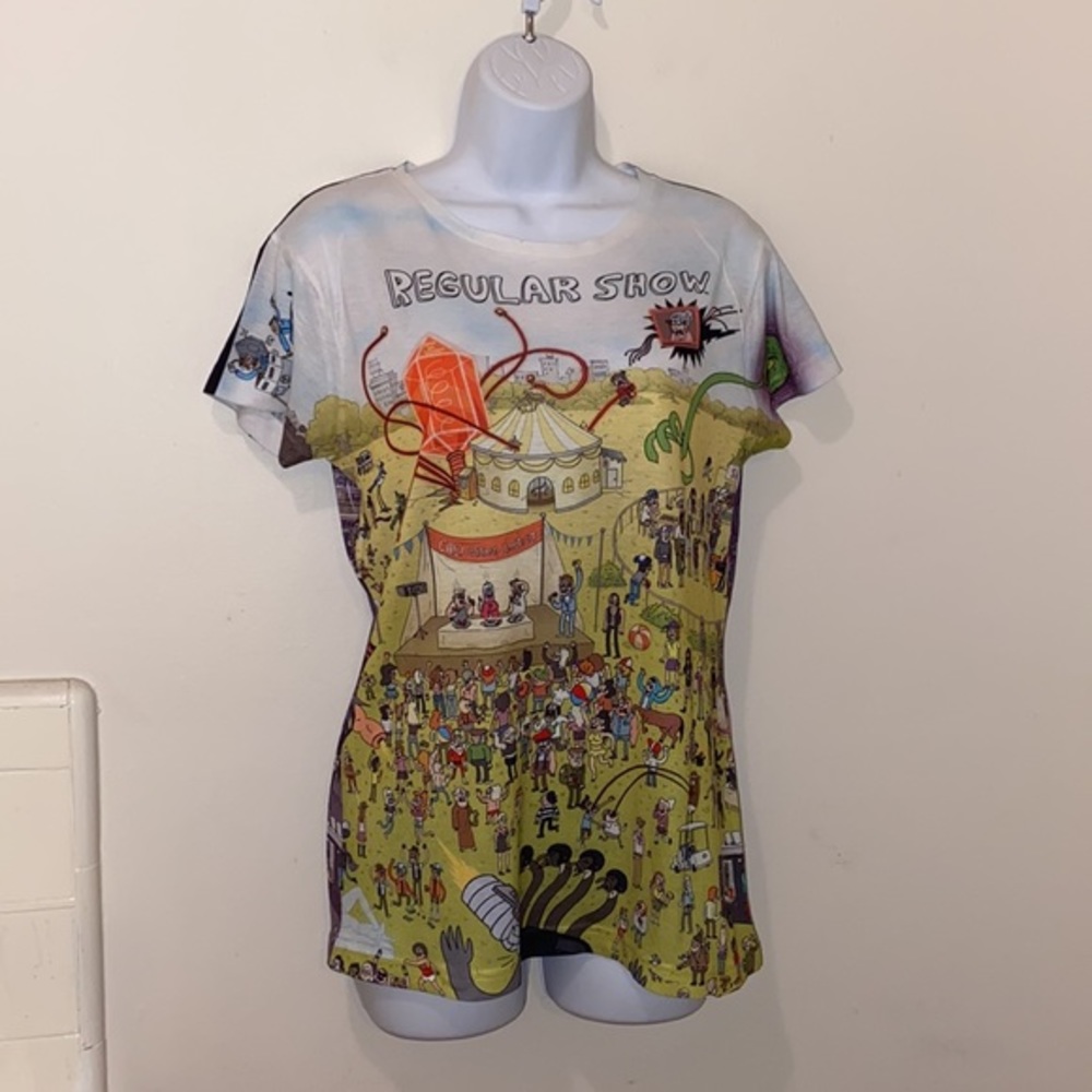 Junior’s Cartoon Network Regular Show Group Shot Day/Night Graphic Tee - Picture 3 of 12